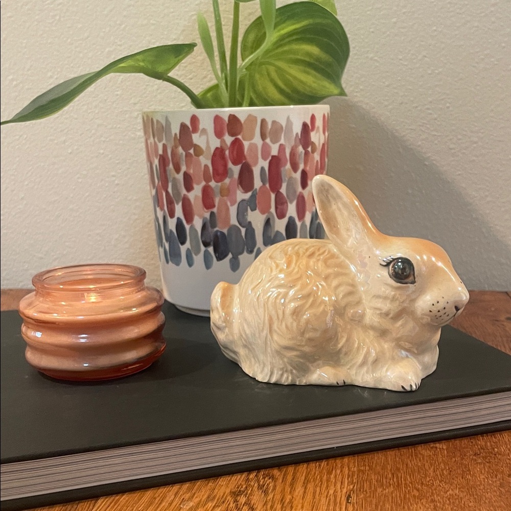 Vintage Ceramic Bunny Figurine – Mid-to-Late 20th Century
